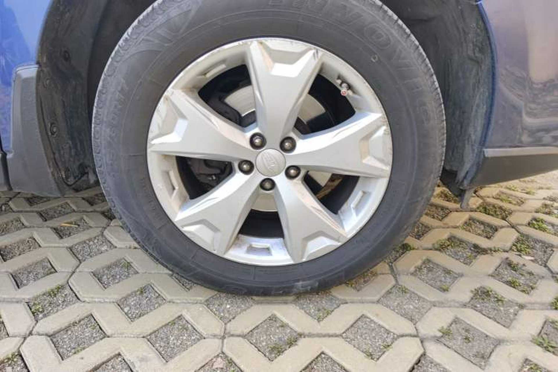 Used Subaru Forester 2013 2.5i Automatic Luxury Edition Right Front Wheel Hub