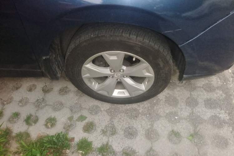 Used Subaru Forester 2013 2.5i Automatic Luxury Edition Right Front Wheel Hub