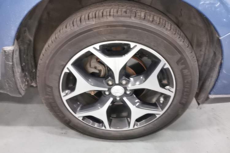 Used Subaru Forester 2013 2.5i Automatic Prestige Edition Right Front Wheel Hub
