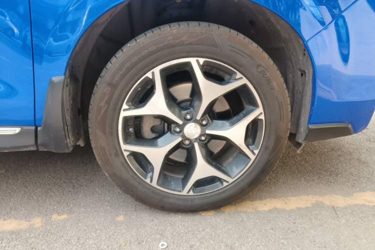 Used Subaru Forester 2013 2.0T Automatic Prestige Navigation Edition Right Front Wheel Hub