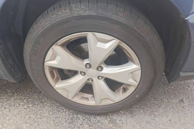 Used Subaru Forester 2013 2.0i Automatic Luxury Edition Right Front Wheel Hub