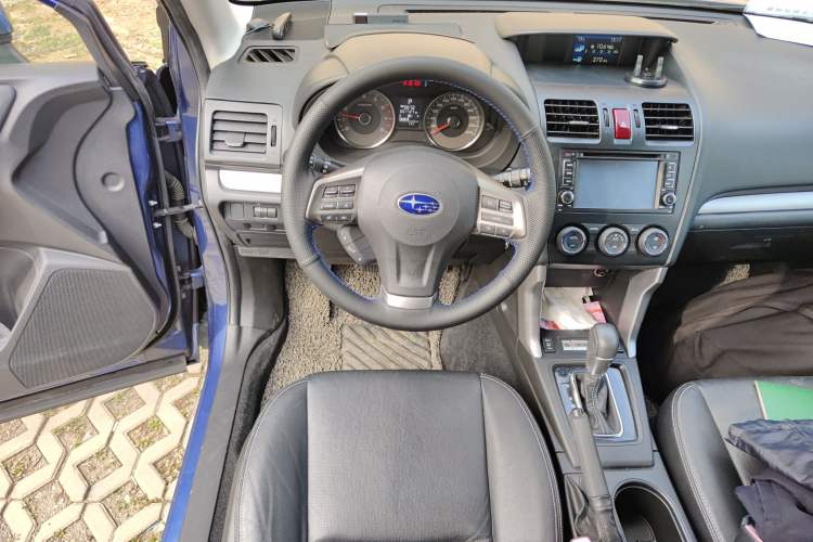 Used Subaru Forester 2013 2.5i Automatic Luxury Edition Steering Wheel