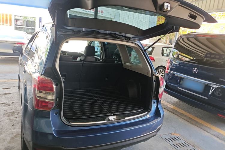 Used Subaru Forester 2013 2.5i Automatic Luxury Edition Trunk