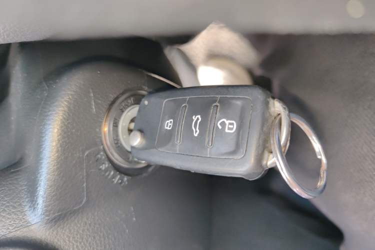 Used Subaru Forester 2013 2.5i Automatic Luxury Edition Vehicle Key