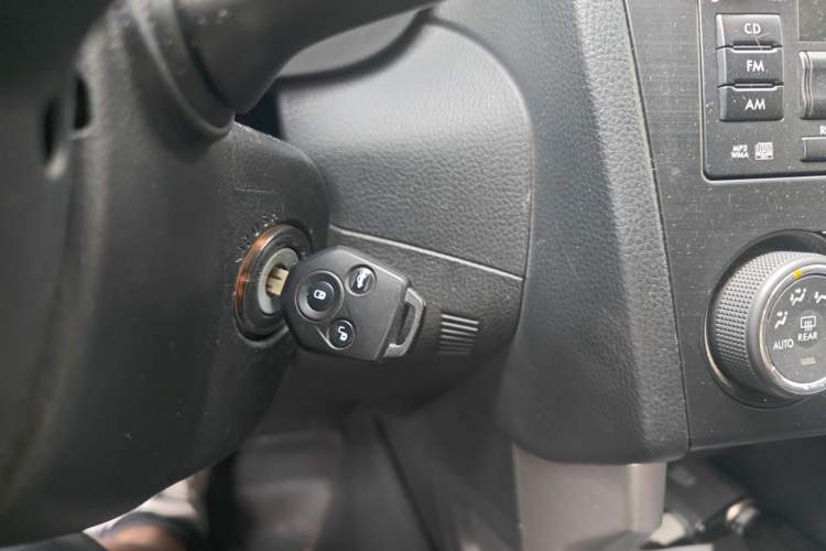 Used Subaru Forester 2013 2.0i Automatic Luxury Edition Vehicle Key