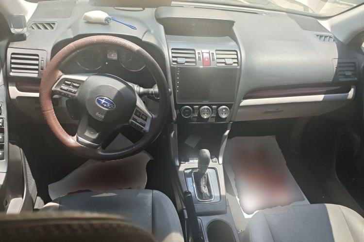 Used Subaru Forester 2013 2.5i Automatic Luxury Edition Center Console