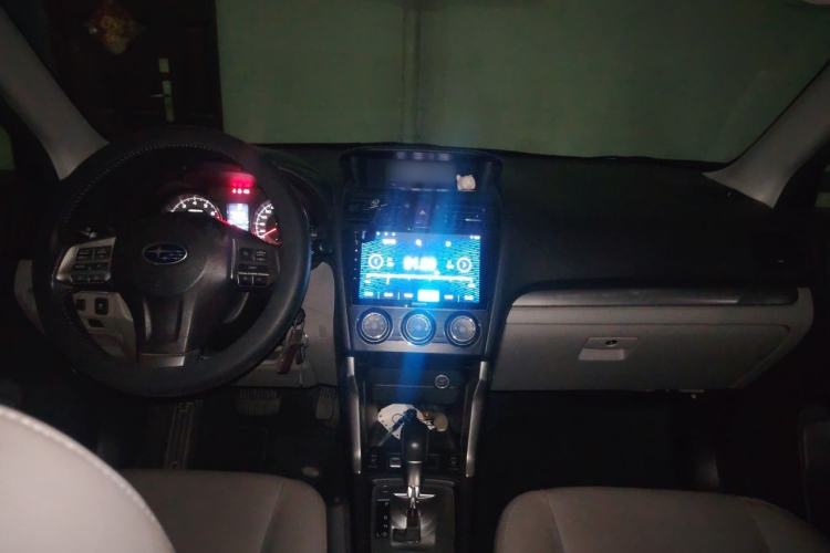 Used Subaru Forester 2013 2.5i Automatic Elite Edition Center Console