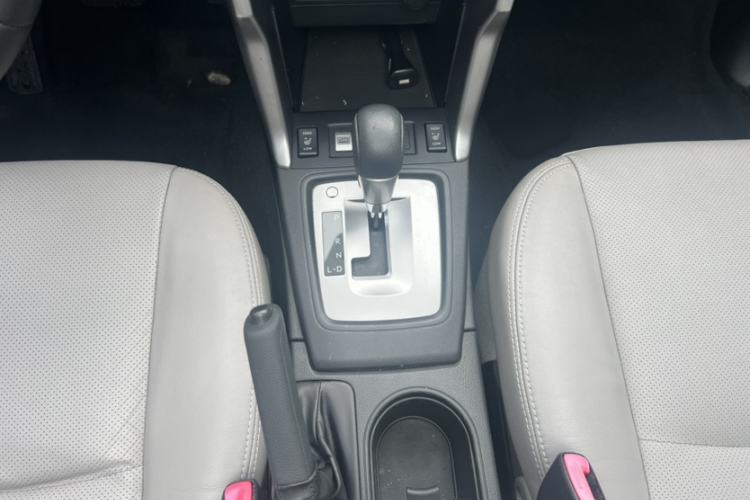 Used Subaru Forester 2013 2.5i Automatic Elite Edition Gear Lever