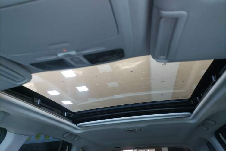 Used Subaru Forester 2013 2.5i Automatic Luxury Edition Headliner