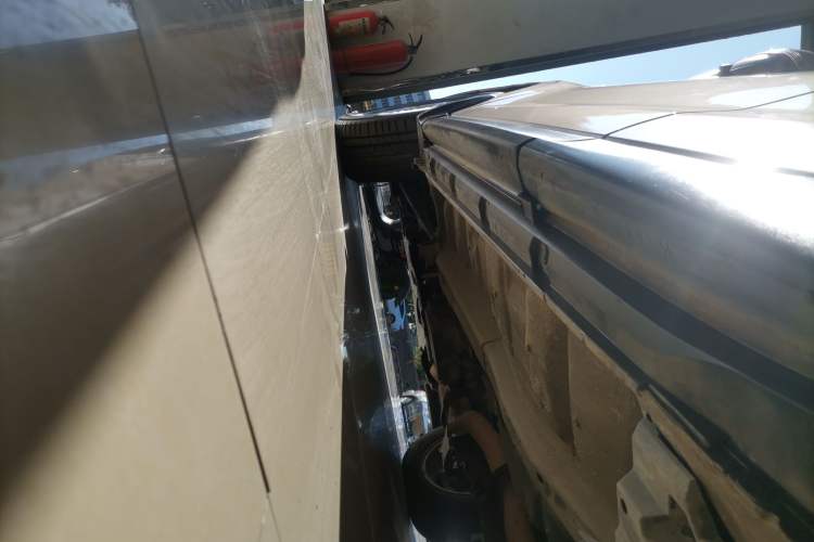 Used Subaru Forester 2013 2.5i Automatic Luxury Edition Left Side Sill