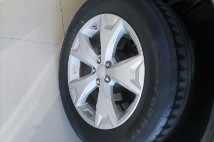 Used Subaru Forester 2013 2.5i Automatic Luxury Edition Right Rear Wheel Hub