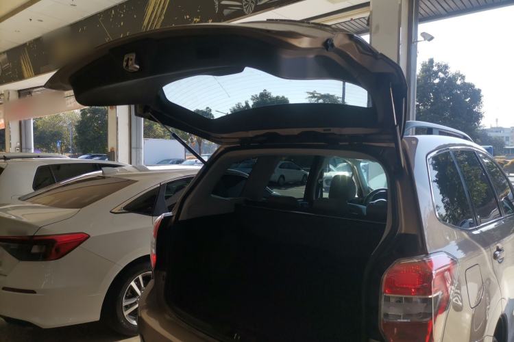 Used Subaru Forester 2013 2.5i Automatic Luxury Edition Trunk