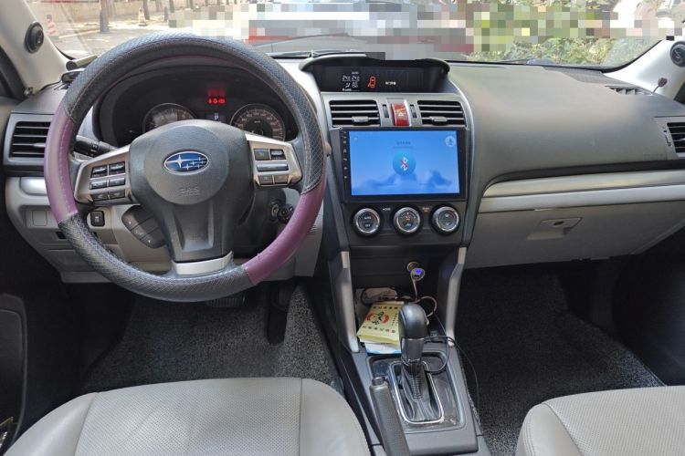 Used Subaru Forester 2013 2.5i Automatic Luxury Edition Center Console