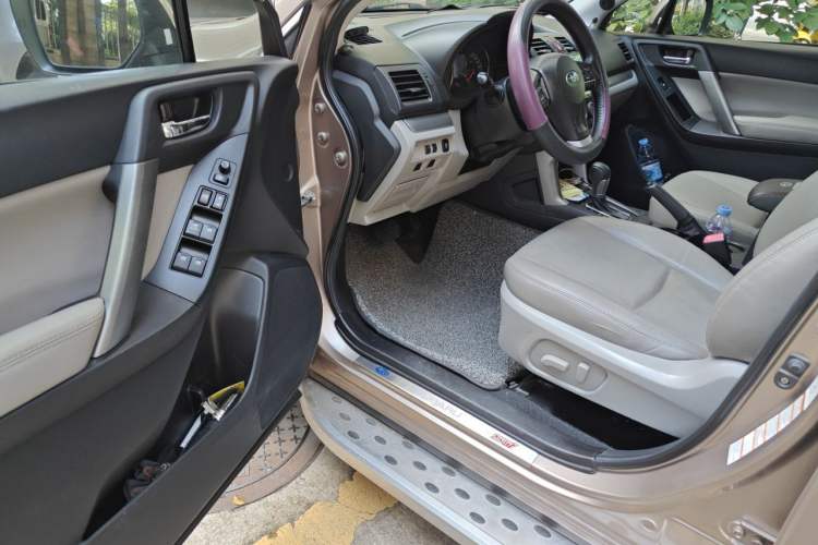 Used Subaru Forester 2013 2.5i Automatic Luxury Edition Driver Seat