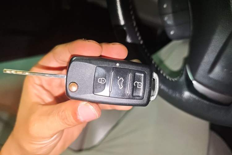 Used Subaru Forester 2013 2.5i Automatic Luxury Edition Vehicle Key