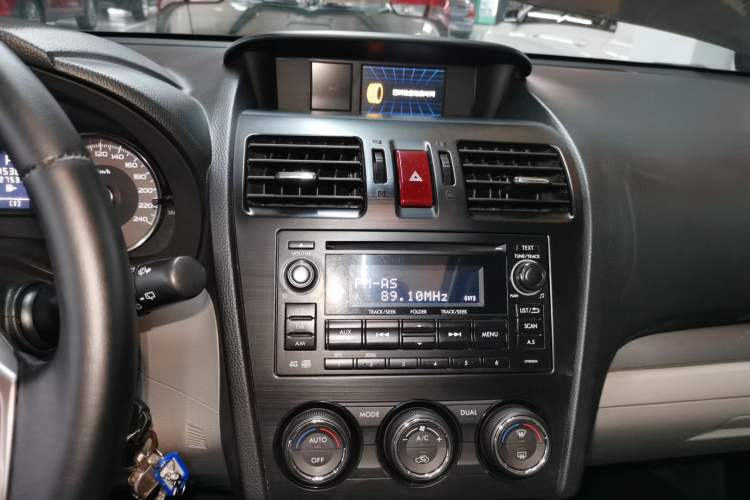 Used Subaru Forester 2013 2.5i Automatic Luxury Edition Audio And AC Panel