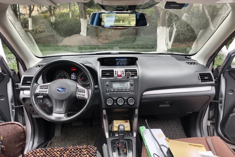 Used Subaru Forester 2013 2.5i Automatic Luxury Edition Center Console
