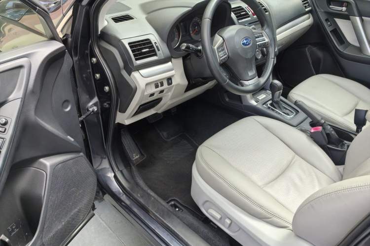 Used Subaru Forester 2013 2.5i Automatic Luxury Edition Exterior 4