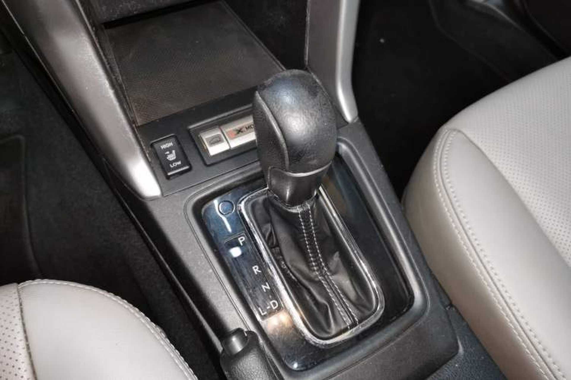 Used Subaru Forester 2013 2.5i Automatic Luxury Edition Gear Lever