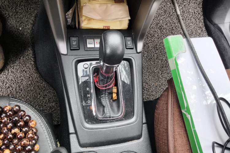Used Subaru Forester 2013 2.5i Automatic Luxury Edition Gear Lever