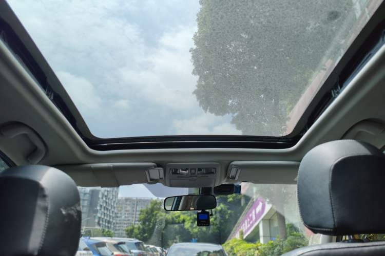Used Subaru Forester 2013 2.5i Automatic Luxury Edition Headliner