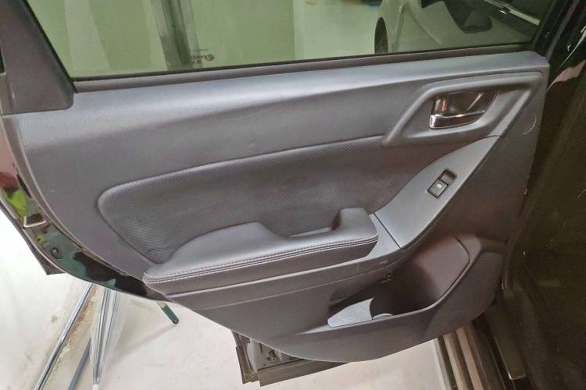 Used Subaru Forester 2013 2.5i Automatic Elite Edition Interior 8