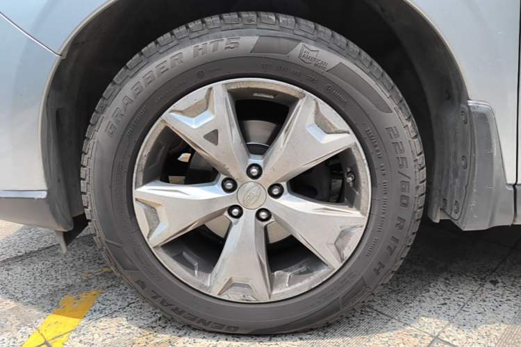 Used Subaru Forester 2013 2.5i Automatic Luxury Edition Left Front Wheel Hub
