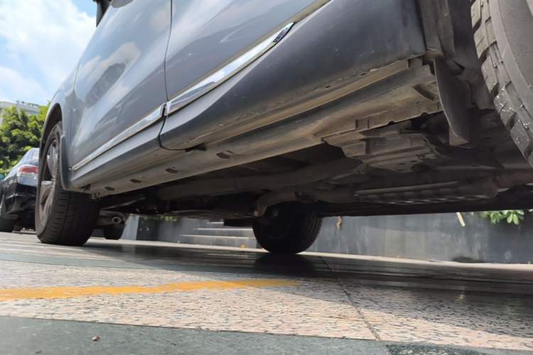 Used Subaru Forester 2013 2.5i Automatic Luxury Edition Left Side Sill