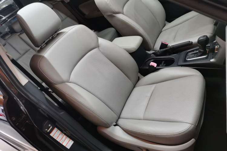 Used Subaru Forester 2013 2.5i Automatic Luxury Edition Right Front Seat