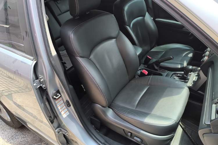 Used Subaru Forester 2013 2.5i Automatic Luxury Edition Right Front Seat