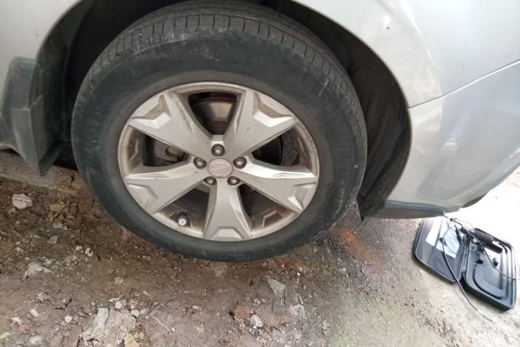 Used Subaru Forester 2013 2.5i Automatic Luxury Edition Right Front Wheel Hub