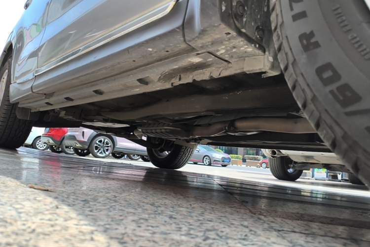 Used Subaru Forester 2013 2.5i Automatic Luxury Edition Right Side Sill