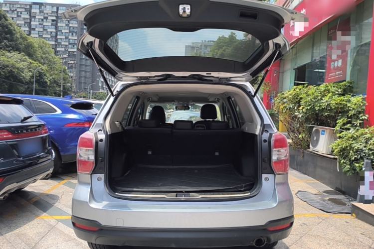 Used Subaru Forester 2013 2.5i Automatic Luxury Edition Trunk