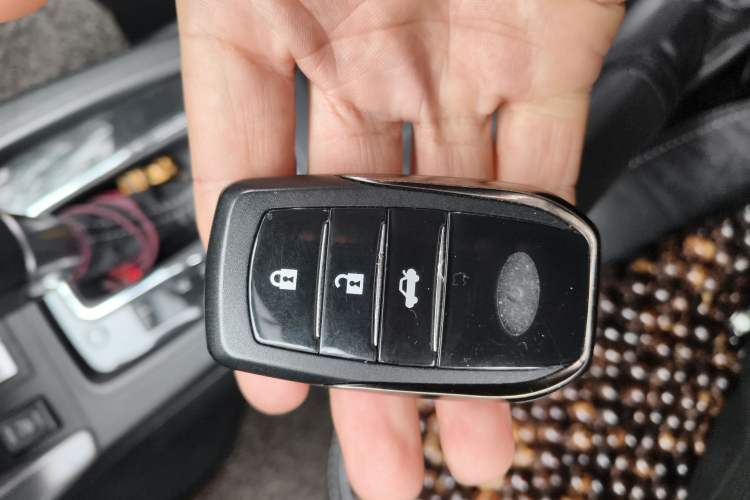 Used Subaru Forester 2013 2.5i Automatic Luxury Edition Vehicle Key