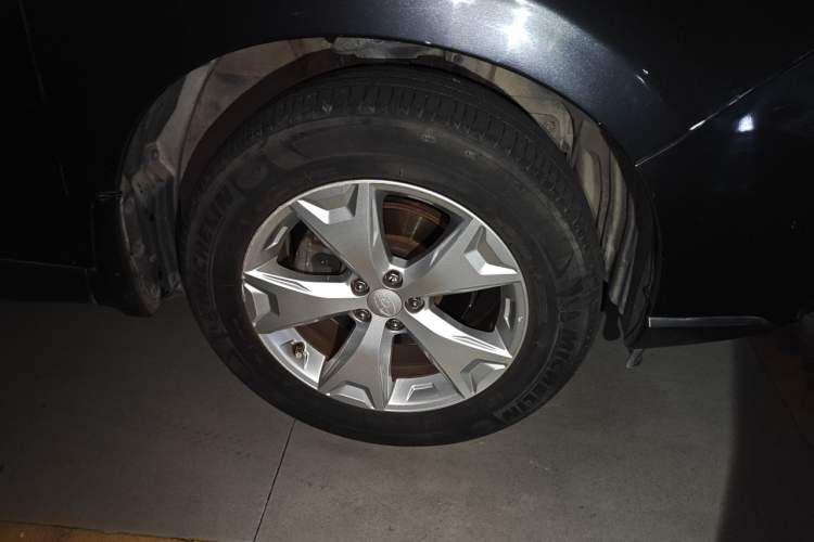 Used Subaru Forester 2013 2.5i Automatic Elite Navigation Edition Right Front Wheel Hub