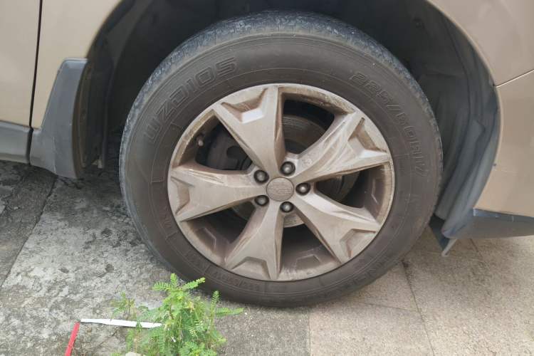 Used Subaru Forester 2013 2.5i Automatic Luxury Navigation Edition Right Front Wheel Hub