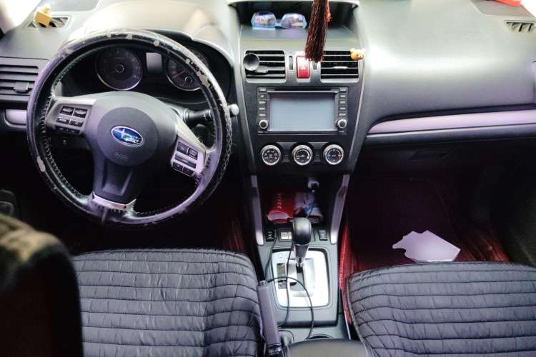 Used Subaru Forester 2013 2.5i Automatic Elite Edition Center Console