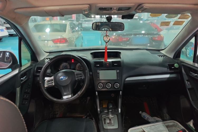 Used Subaru Forester 2013 2.0i Automatic Luxury Edition Center Console