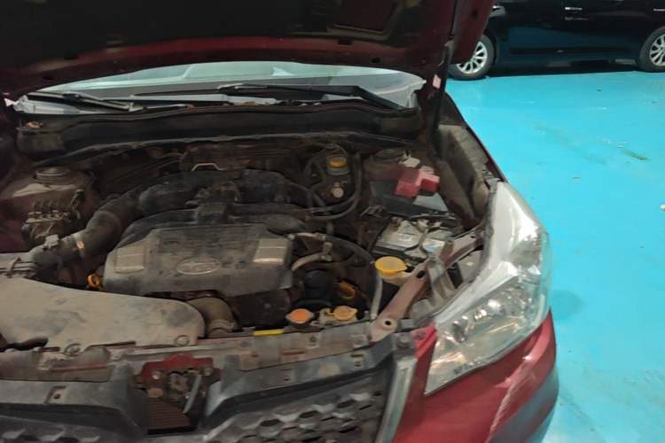 Used Subaru Forester 2013 2.0i Automatic Luxury Edition Engine Bay Left