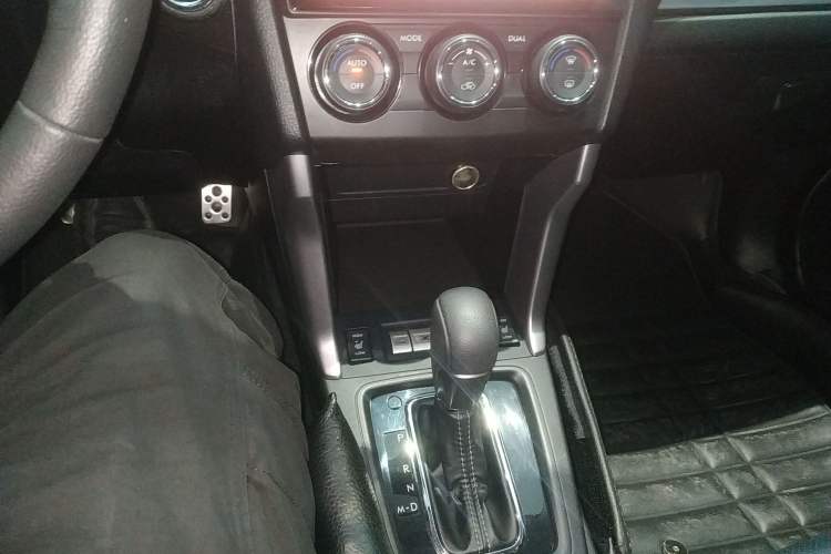 Used Subaru Forester 2013 2.5i Automatic Prestige Edition Gear Lever