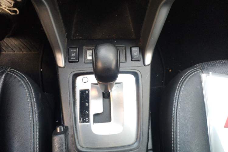 Used Subaru Forester 2013 2.0i Automatic Luxury Edition Gear Lever