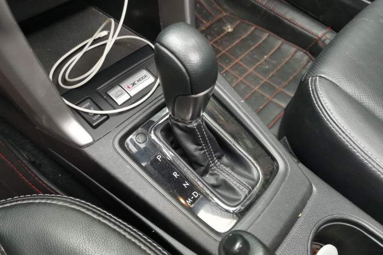 Used Subaru Forester 2013 2.5i Automatic Prestige Edition Gear Lever