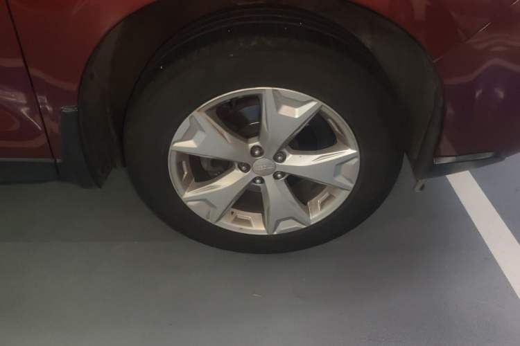 Used Subaru Forester 2013 2.5i Automatic Elite Navigation Edition Right Front Wheel Hub
