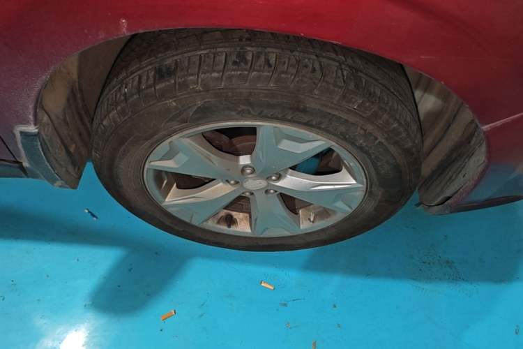 Used Subaru Forester 2013 2.0i Automatic Luxury Edition Right Front Wheel Hub