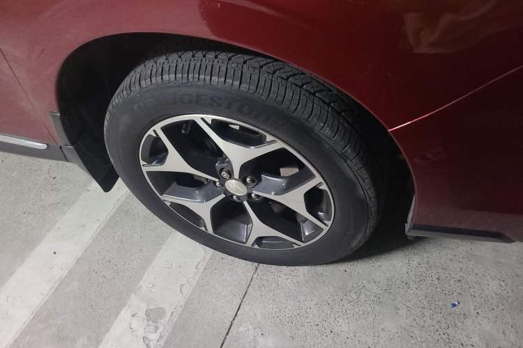 Used Subaru Forester 2013 2.5i Automatic Prestige Edition Right Front Wheel Hub