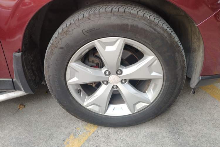 Used Subaru Forester 2013 2.0i Automatic Luxury Edition Right Front Wheel Hub