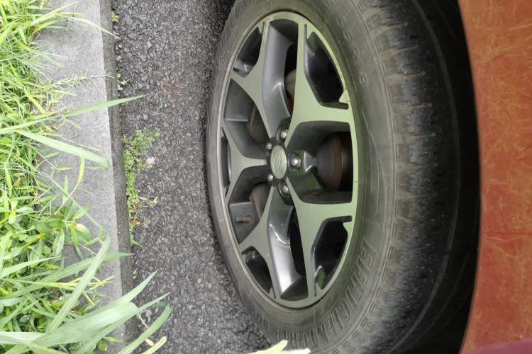 Used Subaru Forester 2013 2.5i Automatic Prestige Edition Right Front Wheel Hub