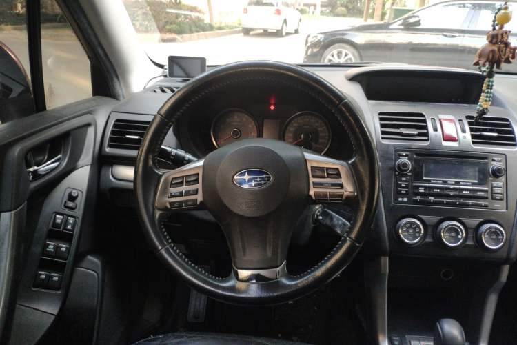 Used Subaru Forester 2013 2.0i Automatic Luxury Edition Steering Wheel