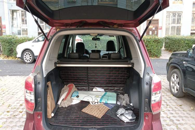 Used Subaru Forester 2013 2.0i Automatic Luxury Edition Trunk