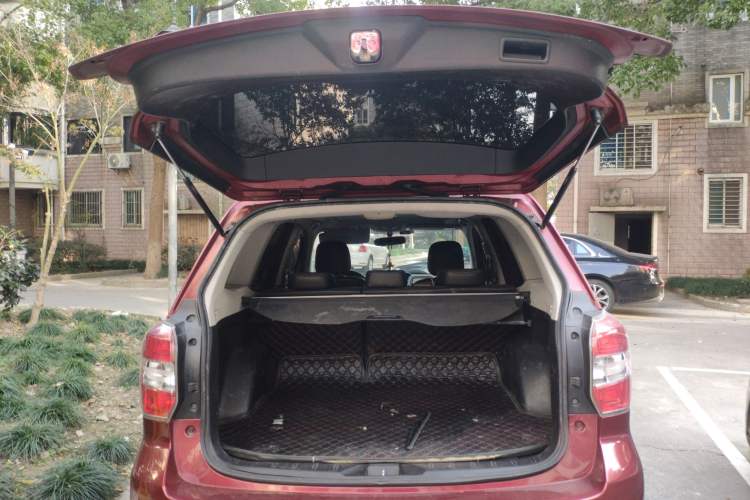 Used Subaru Forester 2013 2.0i Automatic Luxury Edition Trunk